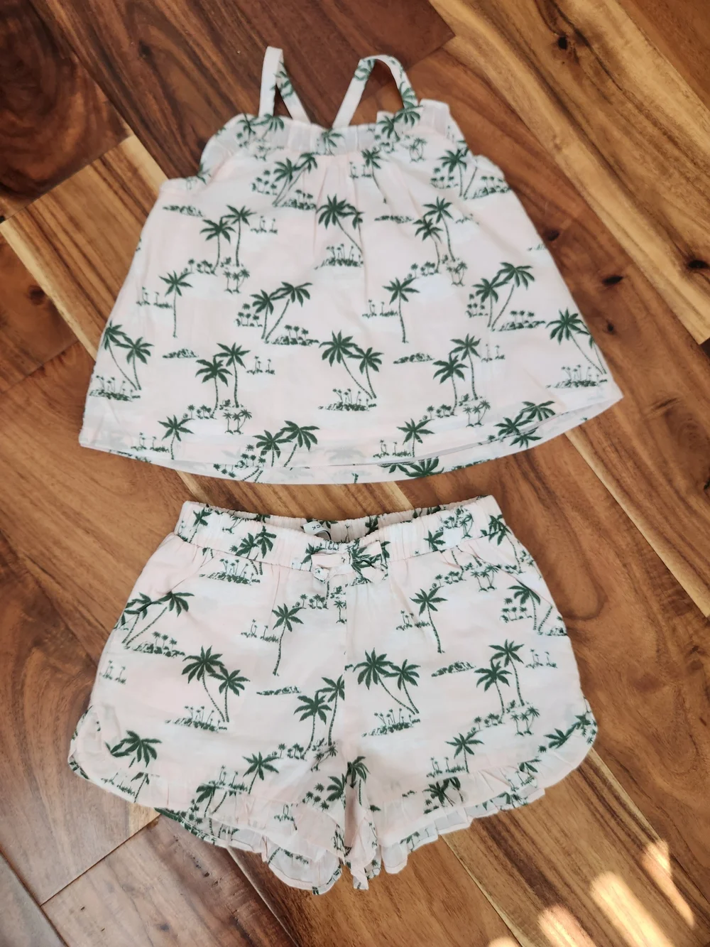 Janie and Jack NWOT Pink Tank & Palm-Print Green Shorts Set. 2T